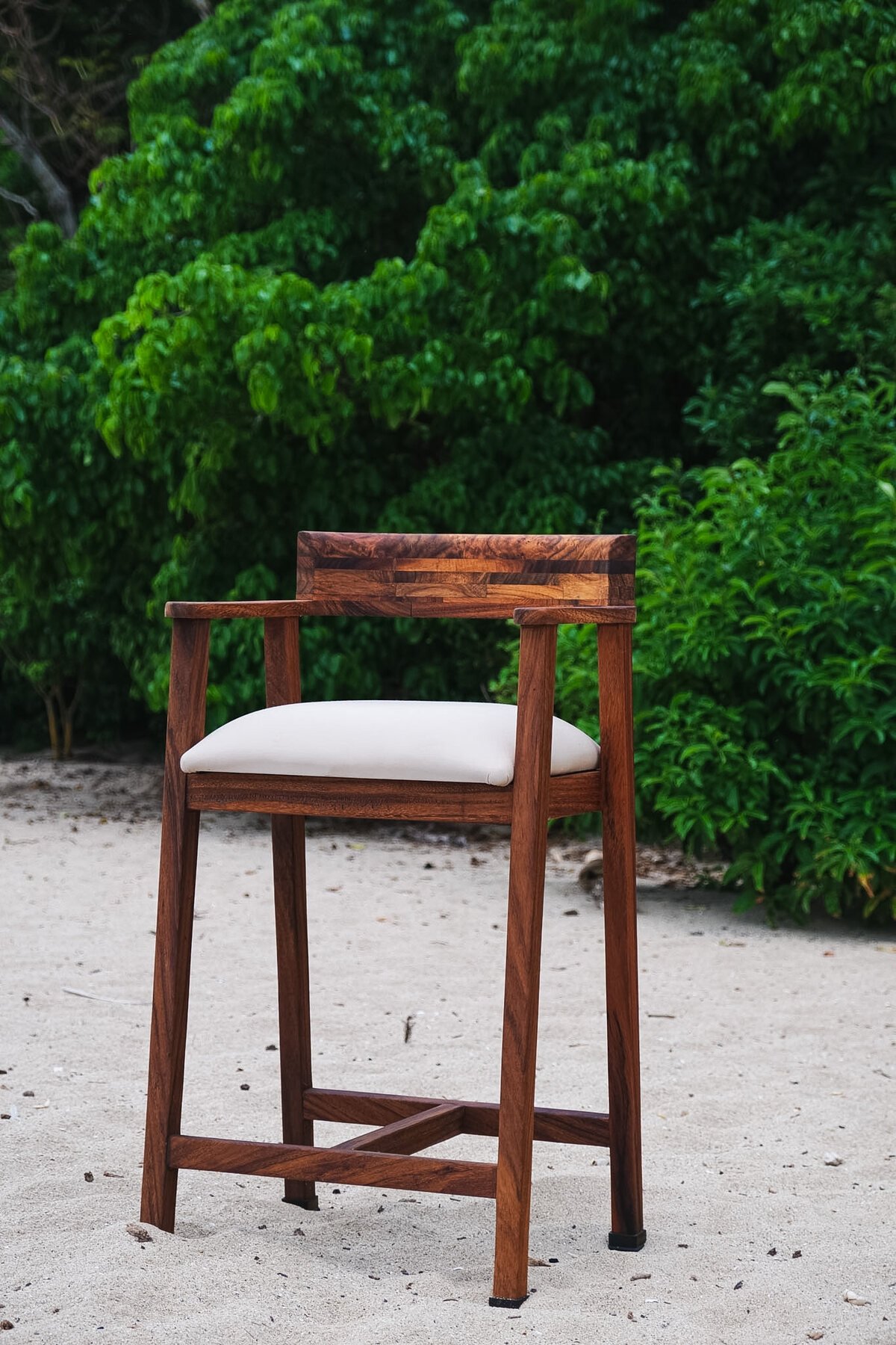 Banco Venado — mueble de madera maciza hecho a mano, Xécora Studio